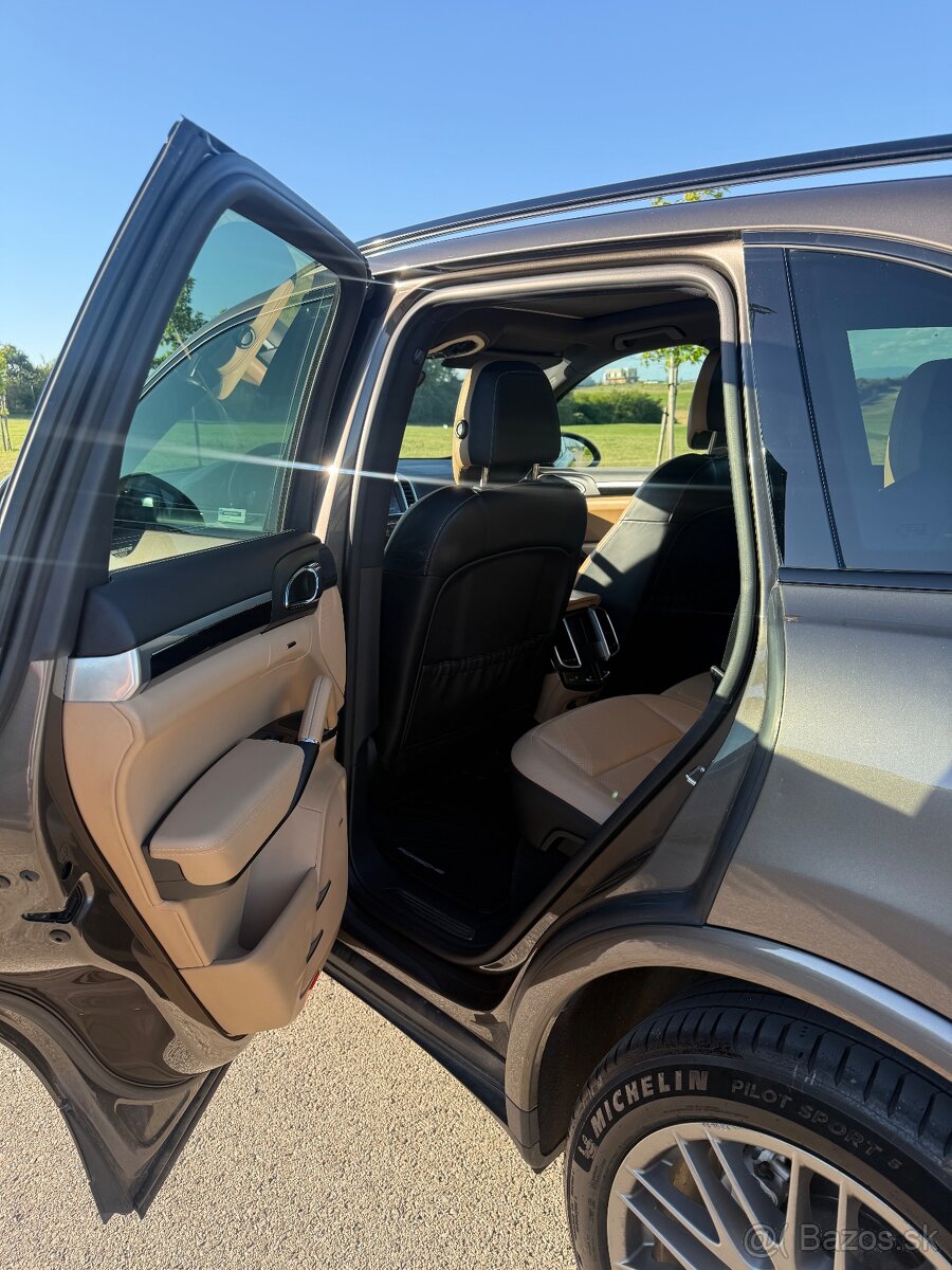 Porsche Cayenne S 4.2 V8 Diesel - 9