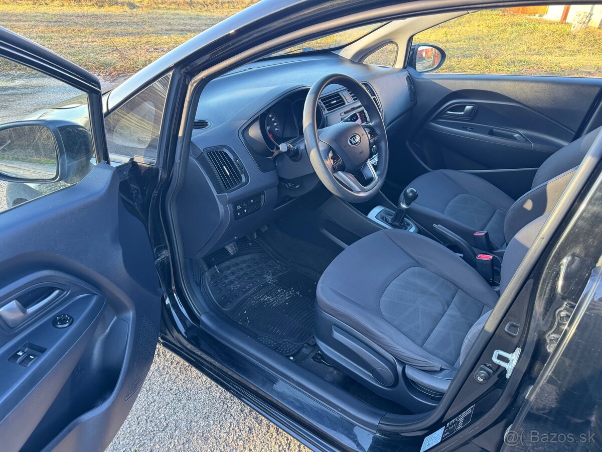 Kia Rio - 9