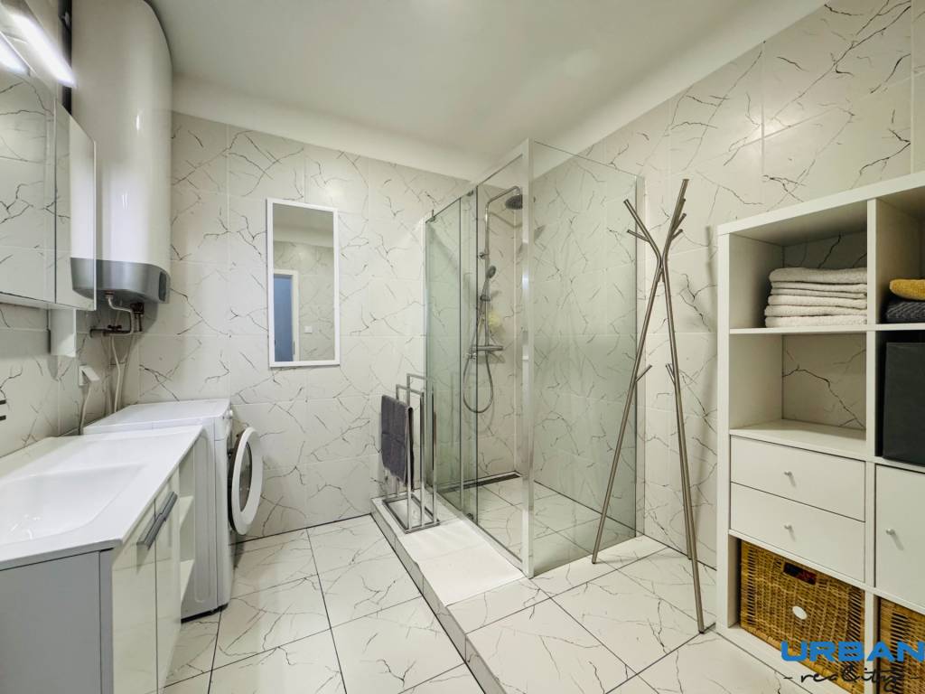 Na predaj 3i byt v RD, záhrada, vírivka, 2x parking v Šamorí - 9