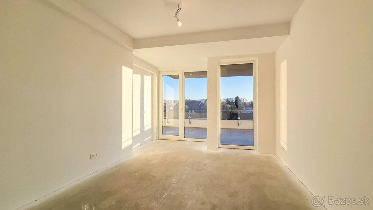 3 izbový holobyt s terasou 35 m2, Nové nábrežie, Poprad - 9