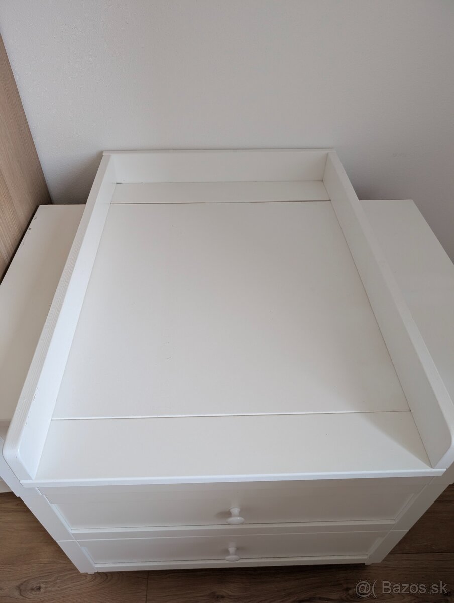 Masívna komoda na prebaľovanie - 9