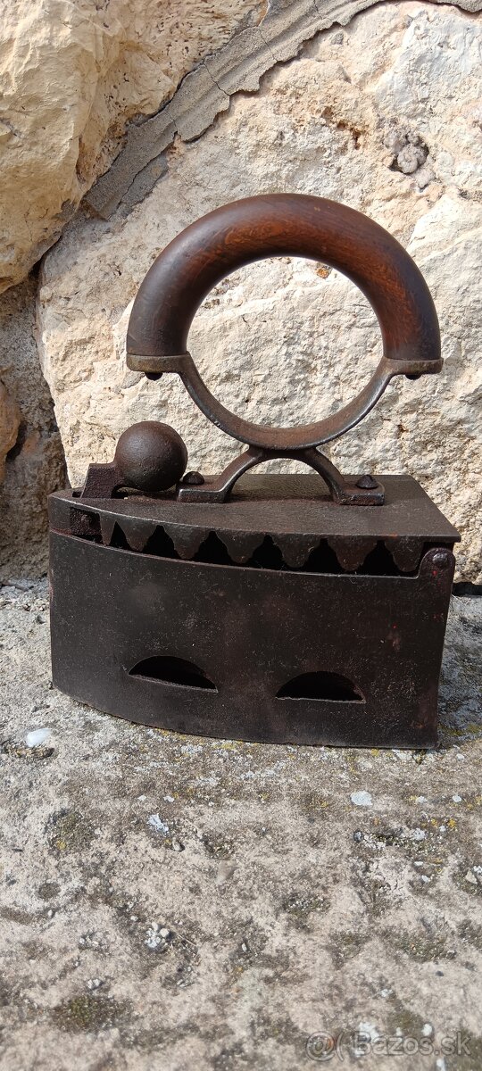 Žehlička, bábovka, misa, tanier.. - 9