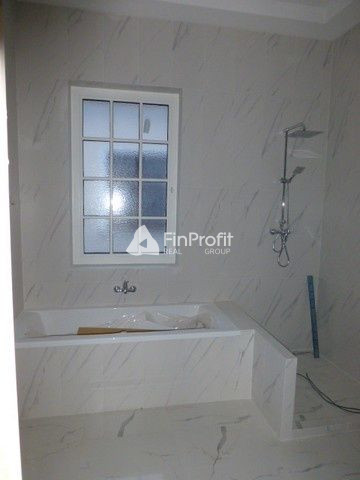 Nadštandardná novostavba 3i rodinného domu o výmere 220 m2. - 9