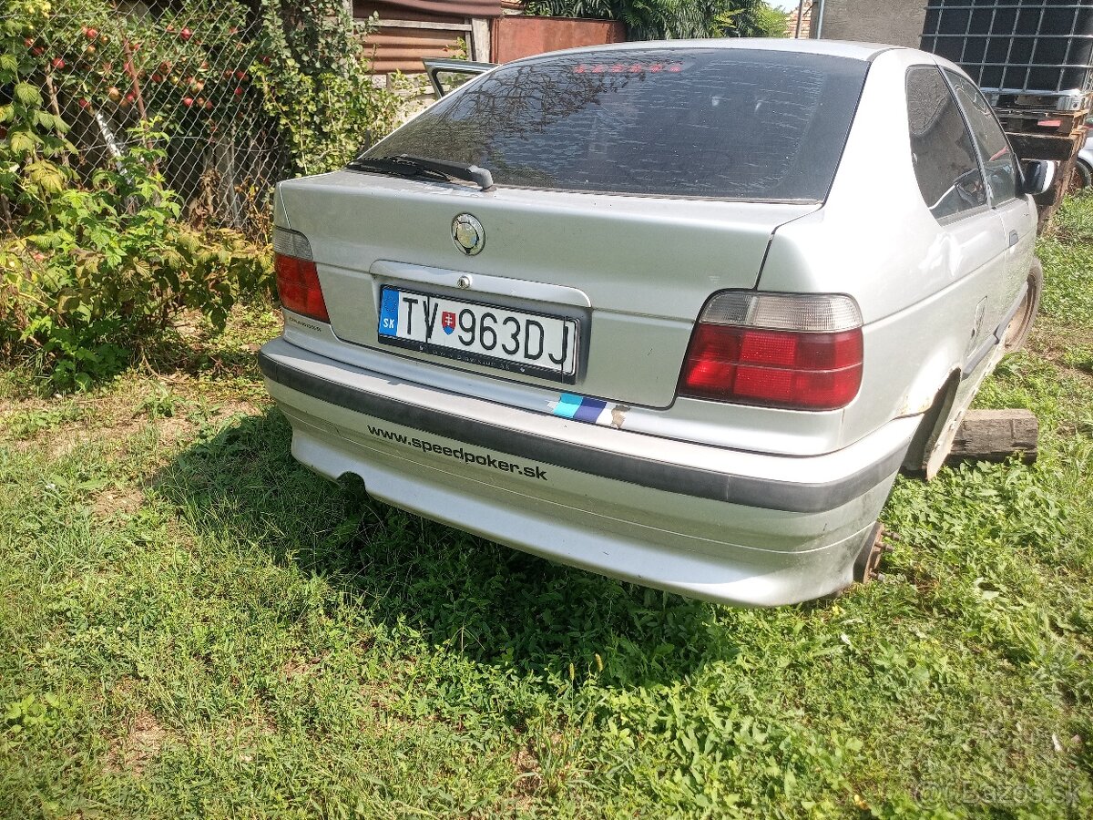 Rozpredám BMW E36 316i Compakt - 9