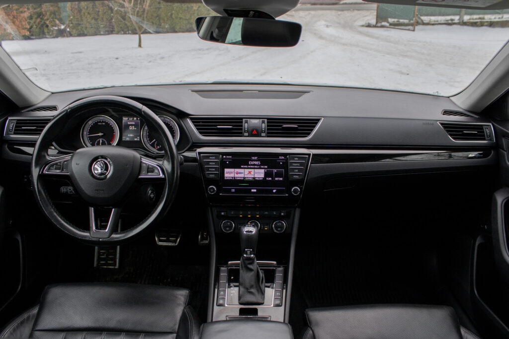 Škoda Superb 2.0 TDI L&K DSG - 9