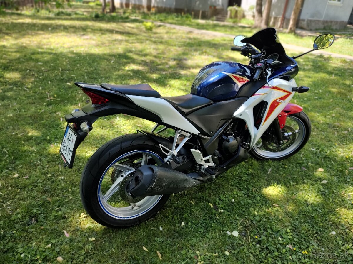 Honda CBR250R - 9