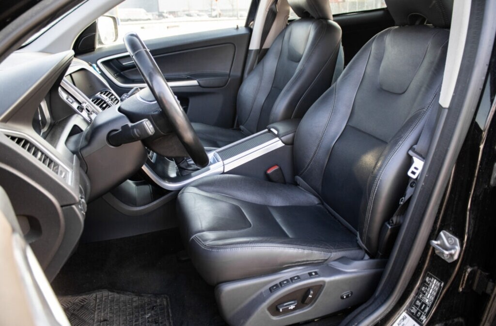 Volvo XC60 140kW (2015) - 9