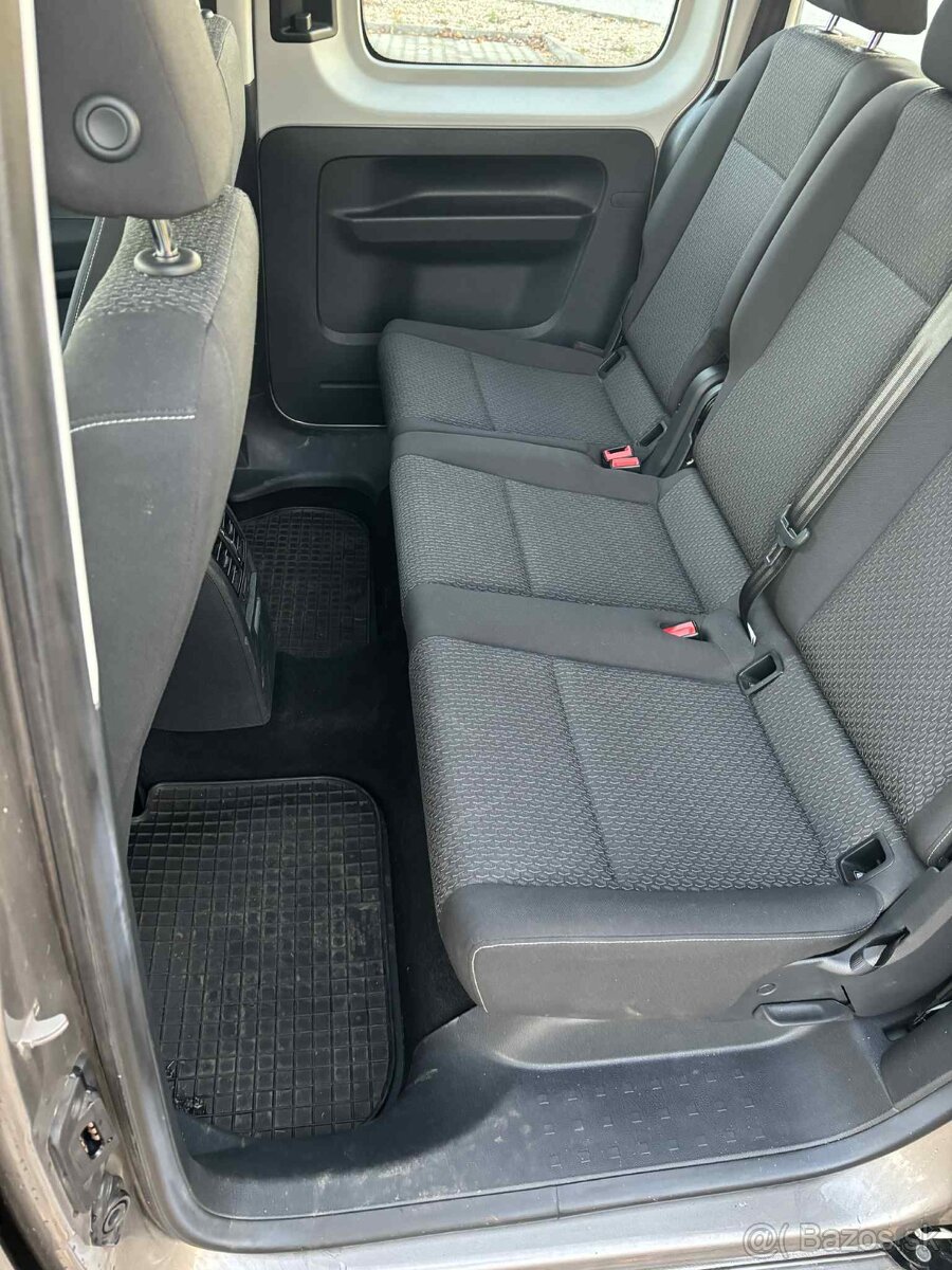 VW Caddy Maxi 7 miest 46000 km - 9