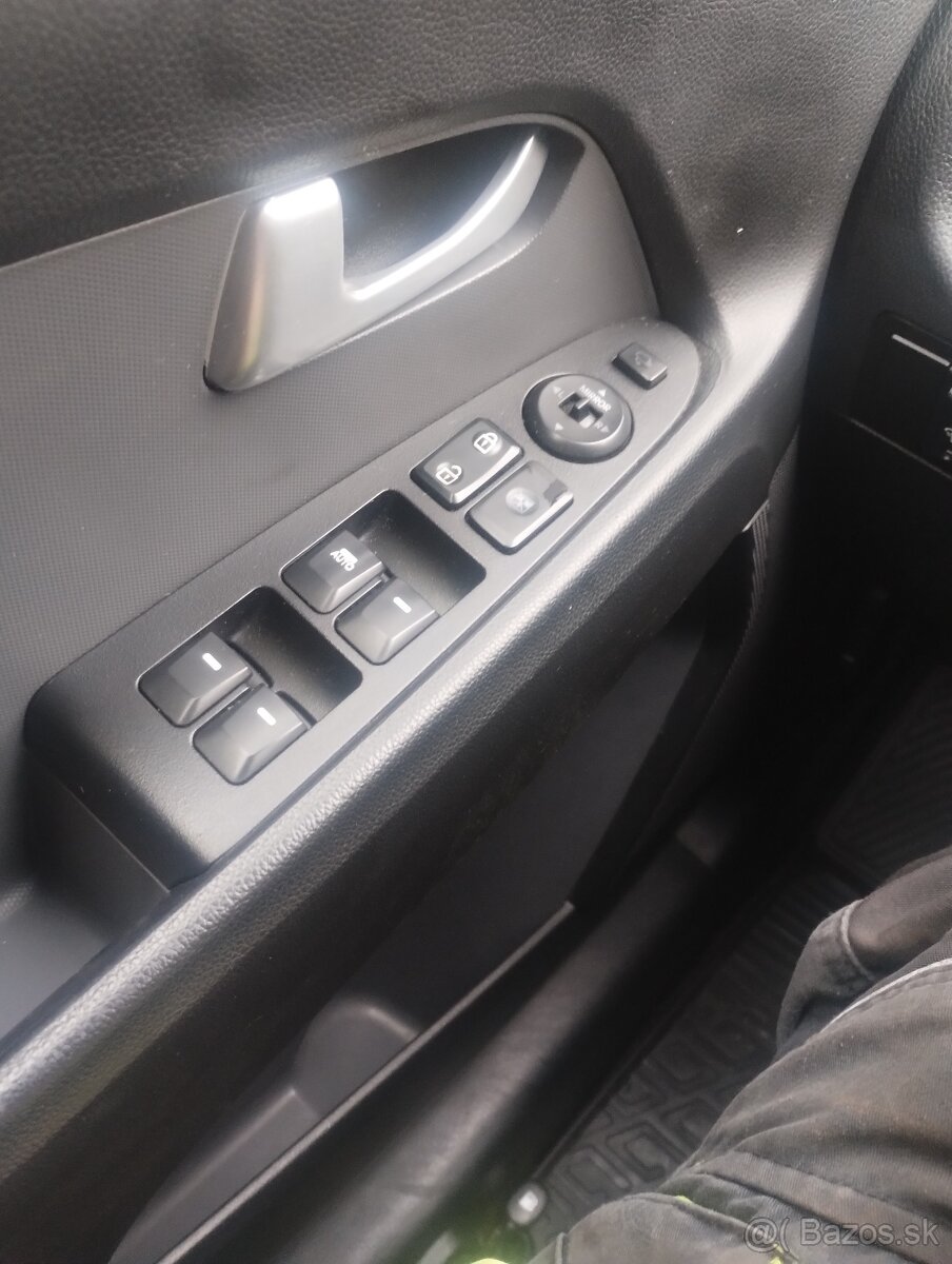 Kia Sportage 1.7crdi - 9