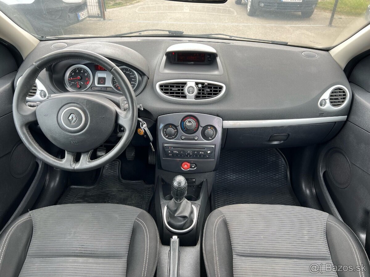 Renault Clio 1.2 benzín 55kW, MT/5, rok:05.2012. - 9