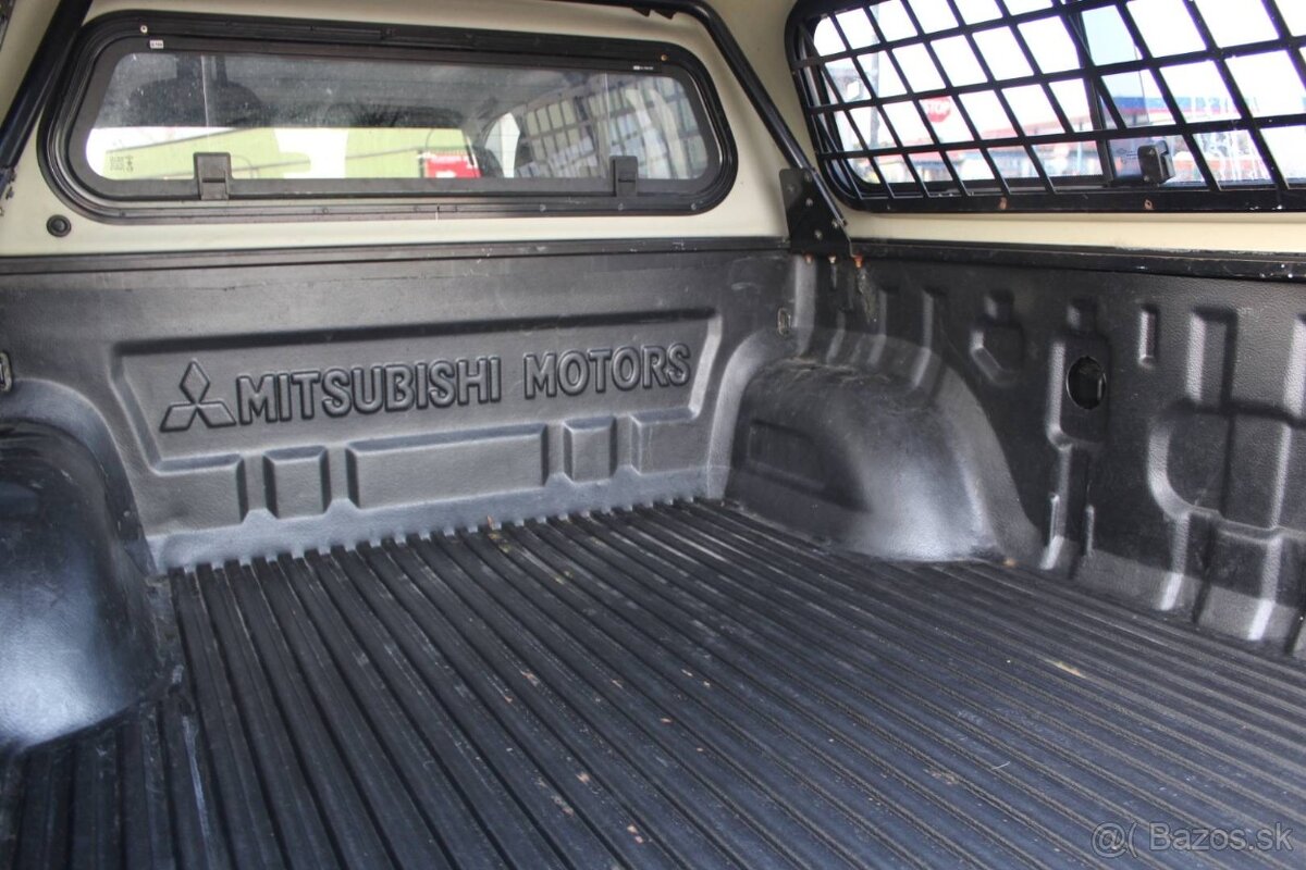 Mitsubishi L200 2.5 DI-D Double Cab Invite - 9