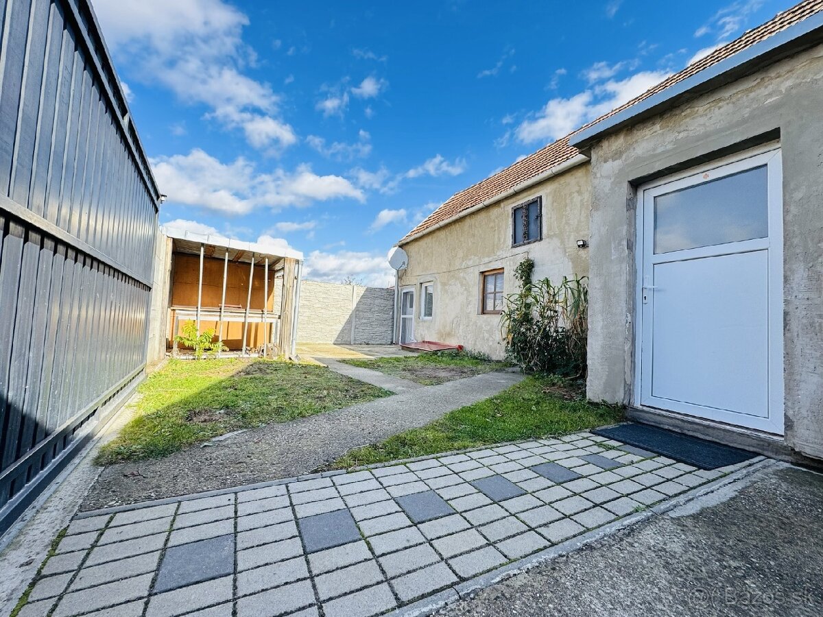 Na predaj priestranný 4i RD v obci Gajary. - 9