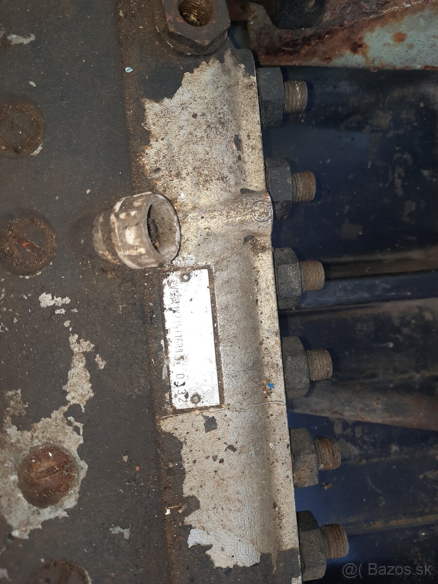 Liaz 110 valnik prevodovka Praga,strešný spojler + diely - 9