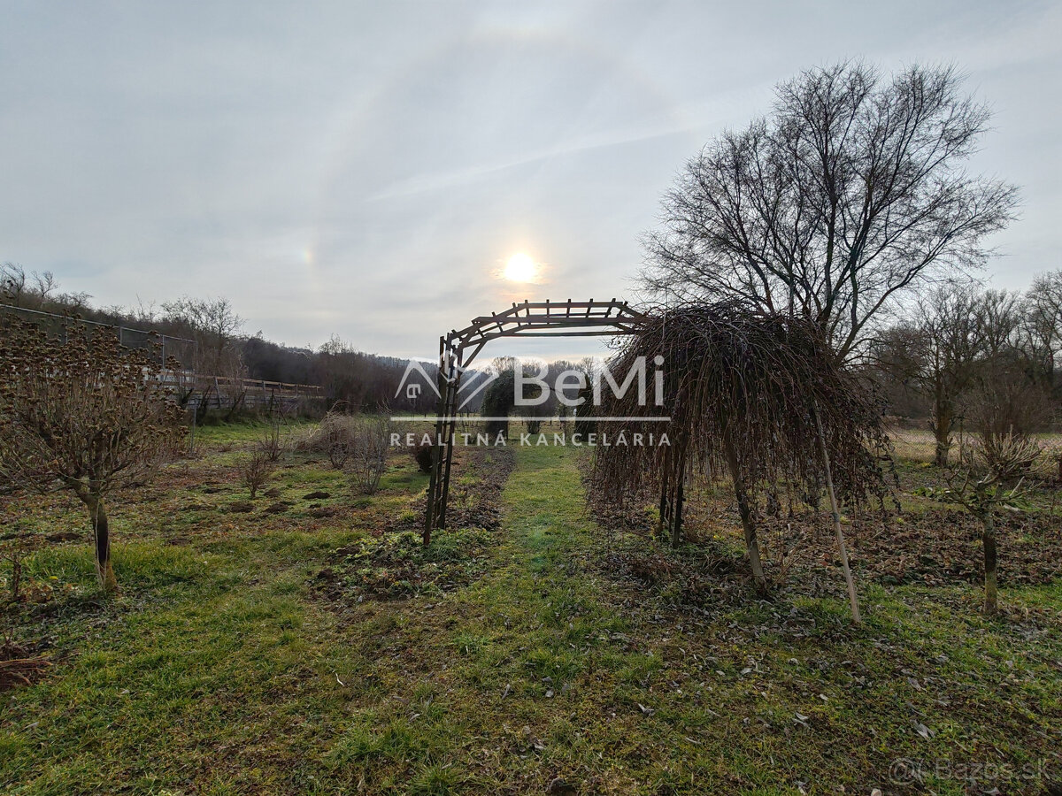 Pozemok 7 400 m² len 33 km od Košíc - 9