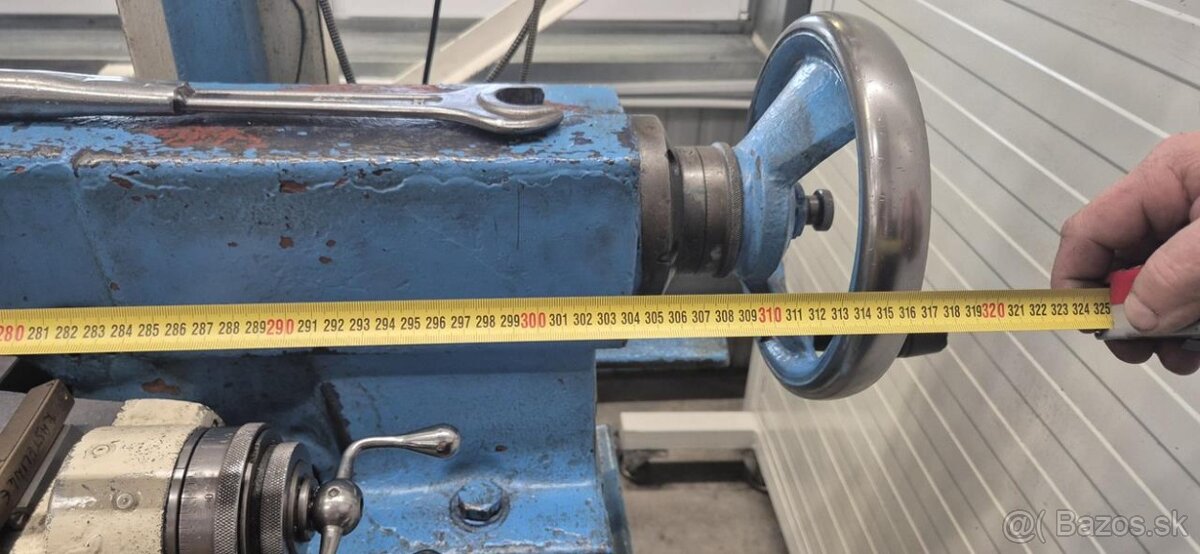 Hrotový soustruh TOS SU 50/1500 - 9