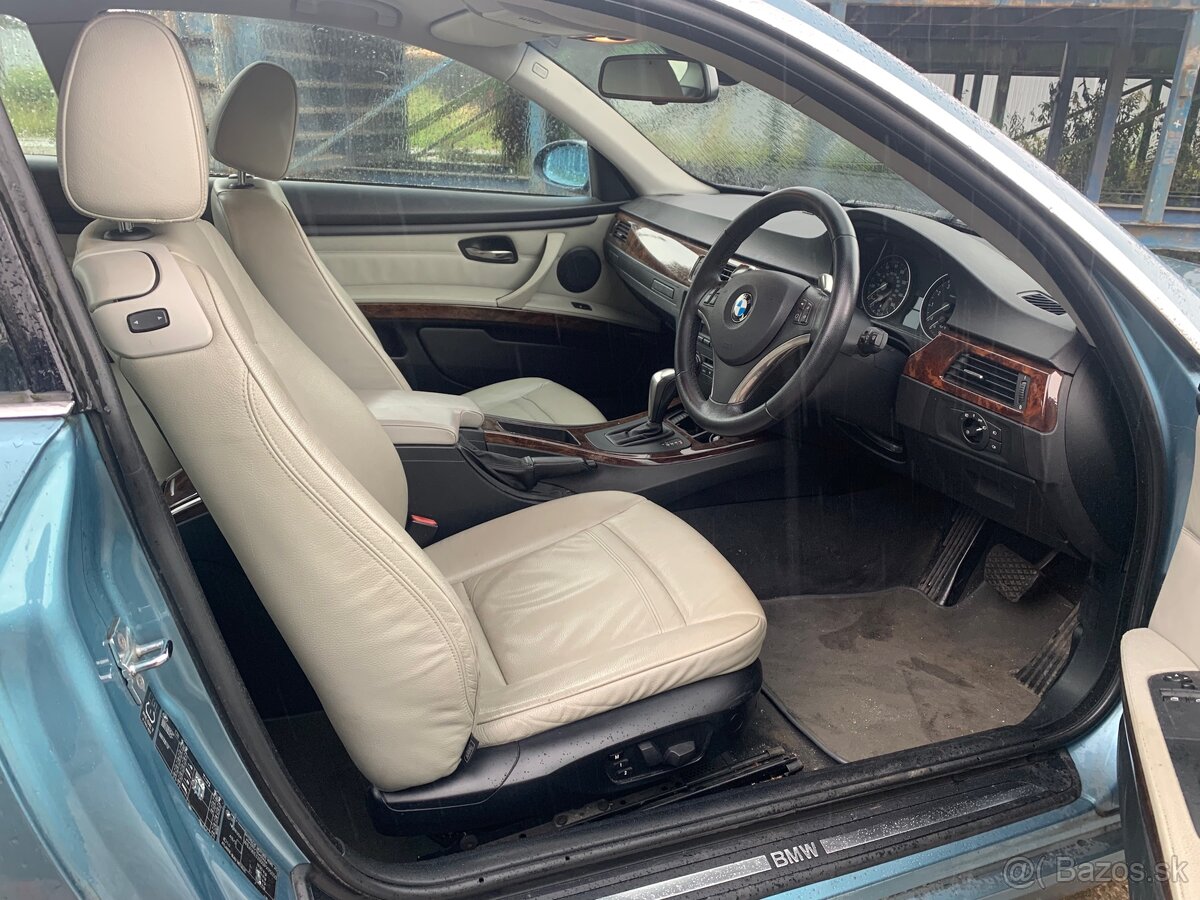 Biely interiér BMW e92 - 9