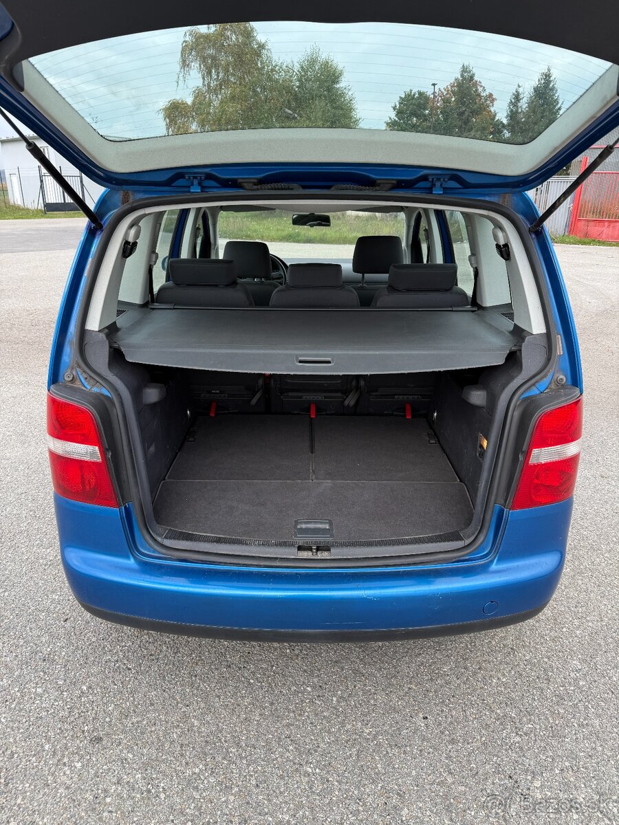 VW Touran 1.6 FSI – 7 miest, STK 11/2027, benzín - 9