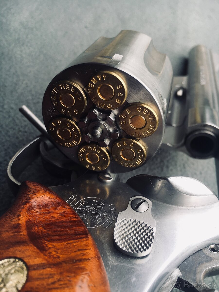 Revolver Smith&Wesson .44 Magnum - 9