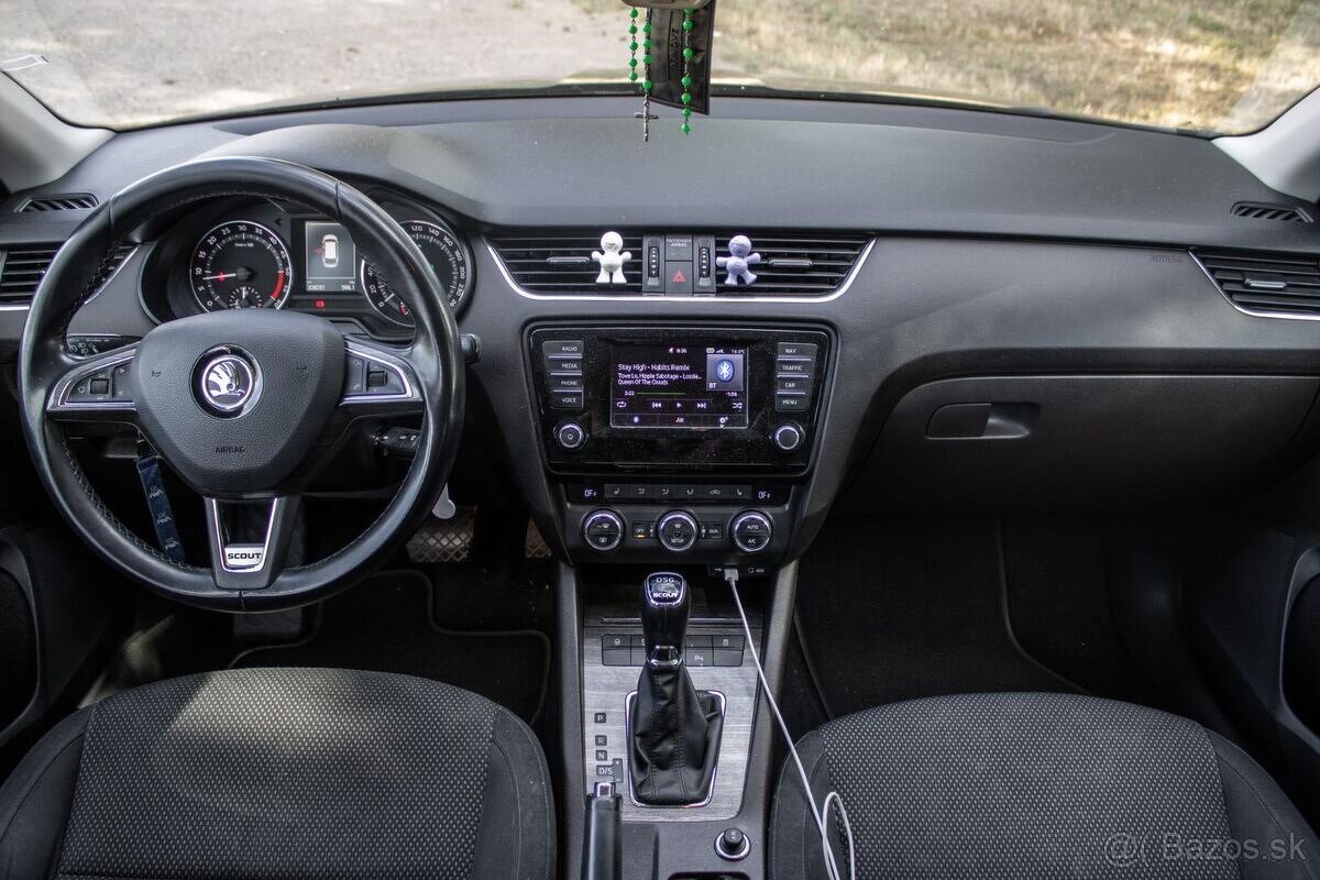 Škoda Octavia Combi Scout AT/6 135kW - 9