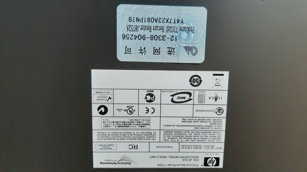 Predám HP ProCurve Secure Router 7102dl. - 9