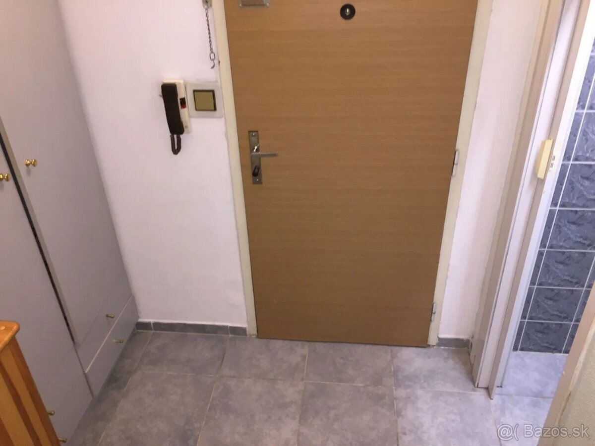 Garsónka Trenčín na predaj, Zámostie - 9