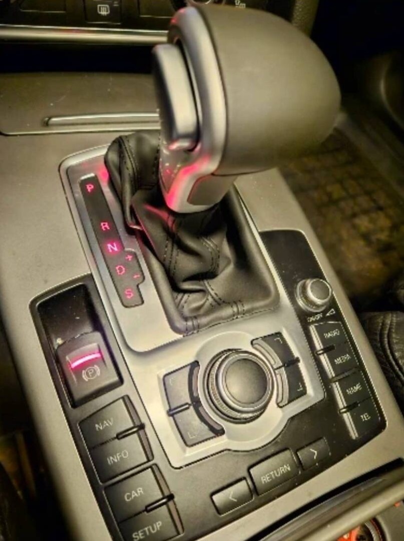 RAMIK NA STREDOVY PANEL MMI AUDI Q7 a AUDI A6 C6 - 9