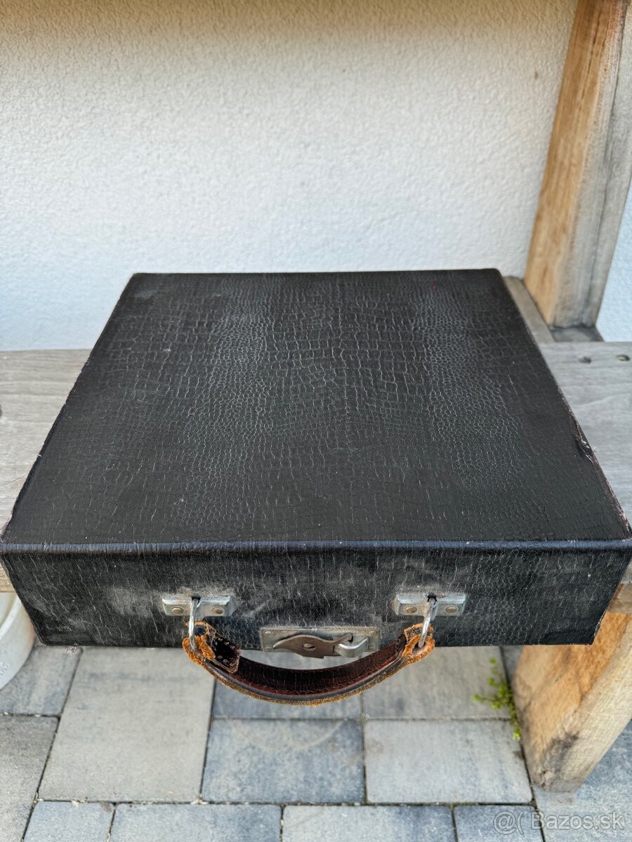 VINTAGE KUFRÍKOVÝ PÍSACÍ STROJ CONTINENTAL - 9