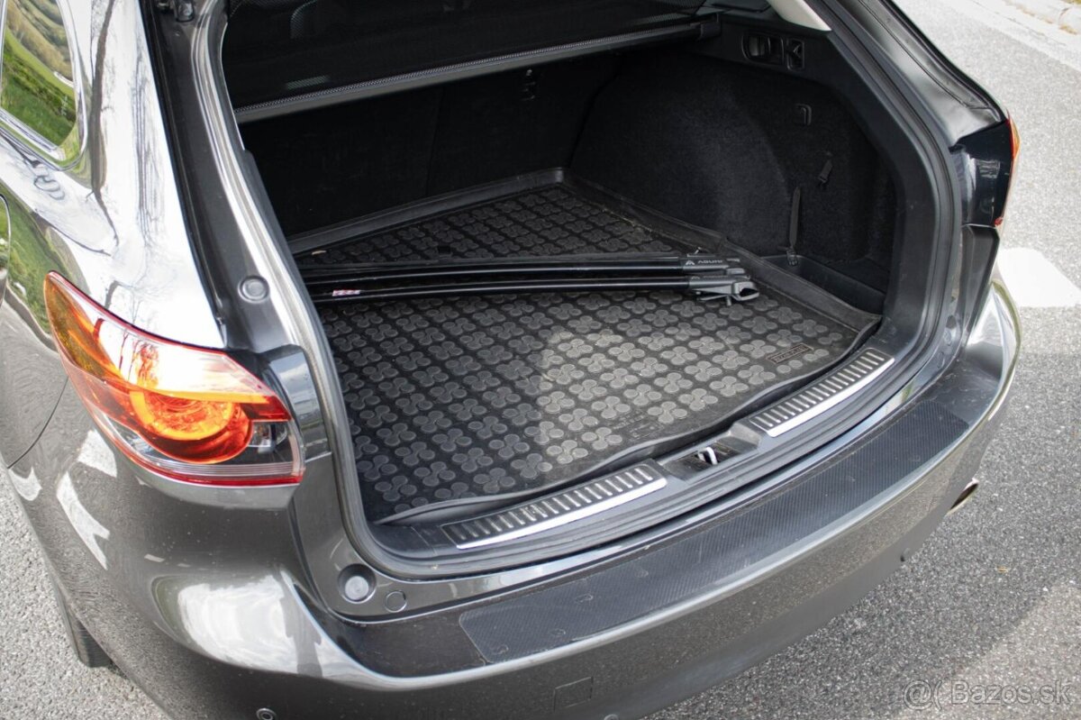 Mazda 6 Combi 2.2 REVOLUTIION A/T TOP STAV - 9