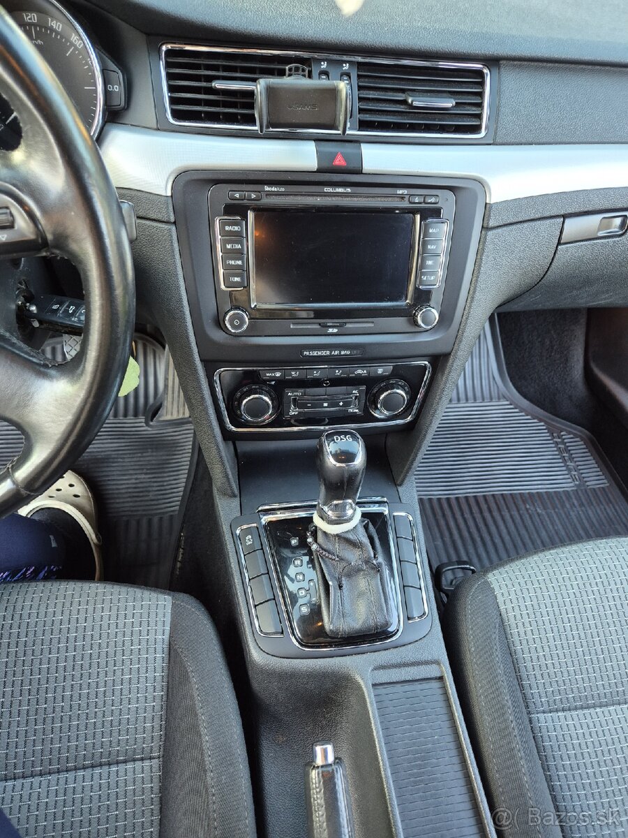 Škoda superb 2.0 tdi dsg combi - 9
