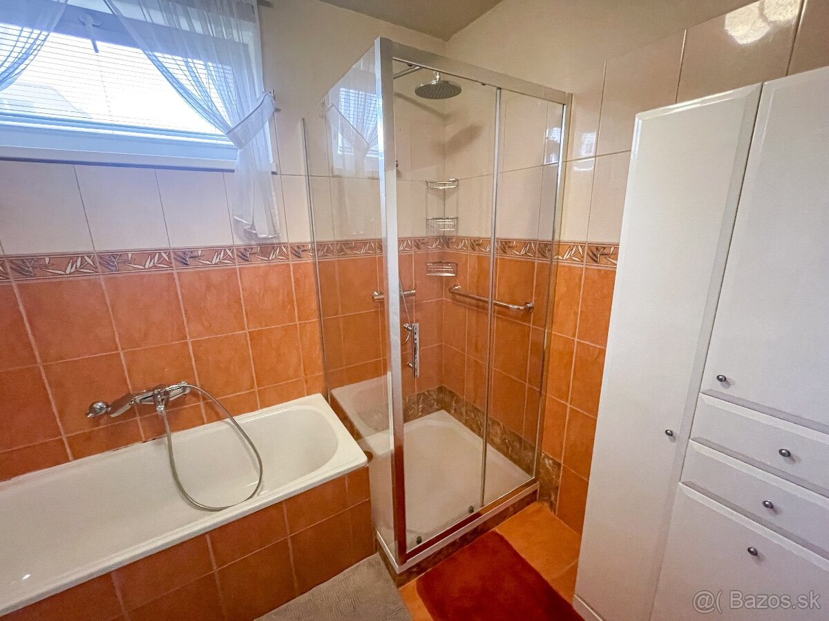 Exkluzívny trojizbový byt s balkónom na prenájom, Vráble - 9