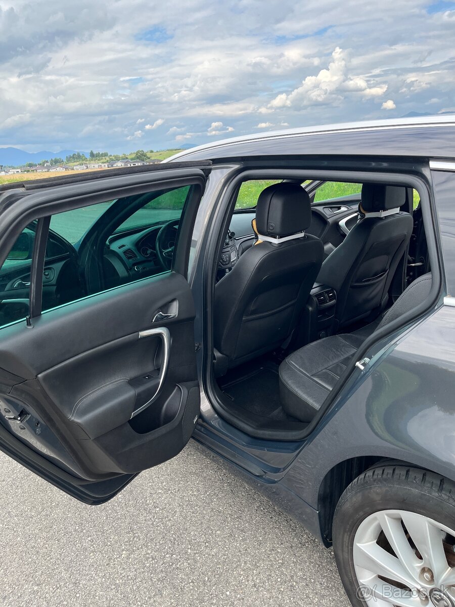 Opel Insignia 2.0 CDTI - 9