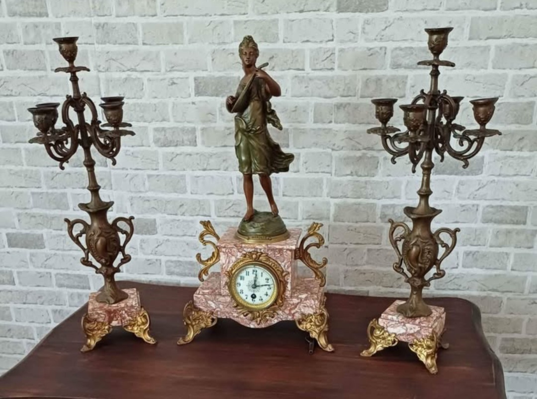 Staroẓ̌itné hodiny - 9