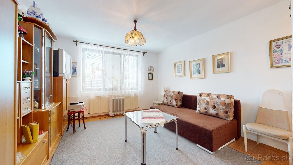 Predaj 8 izb. rodinného domu v krásnom prostredí v meste Myj - 9