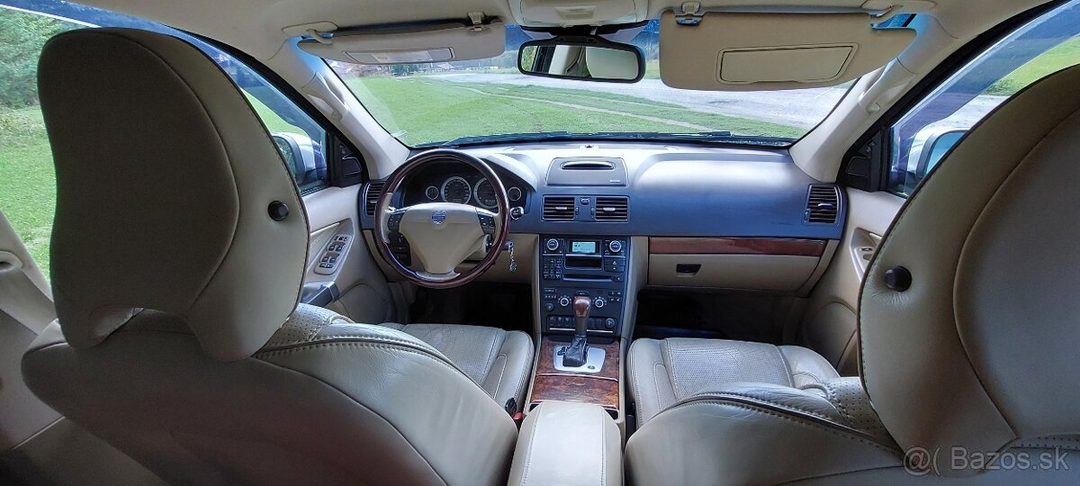 Predám Volvo XC90 Executive 7 miestne - 9