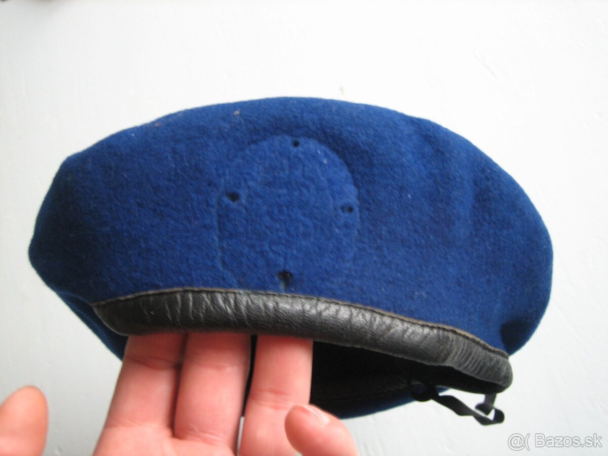 konvolut vecí mince vojnové fotky vlajočky dokumenty - 9