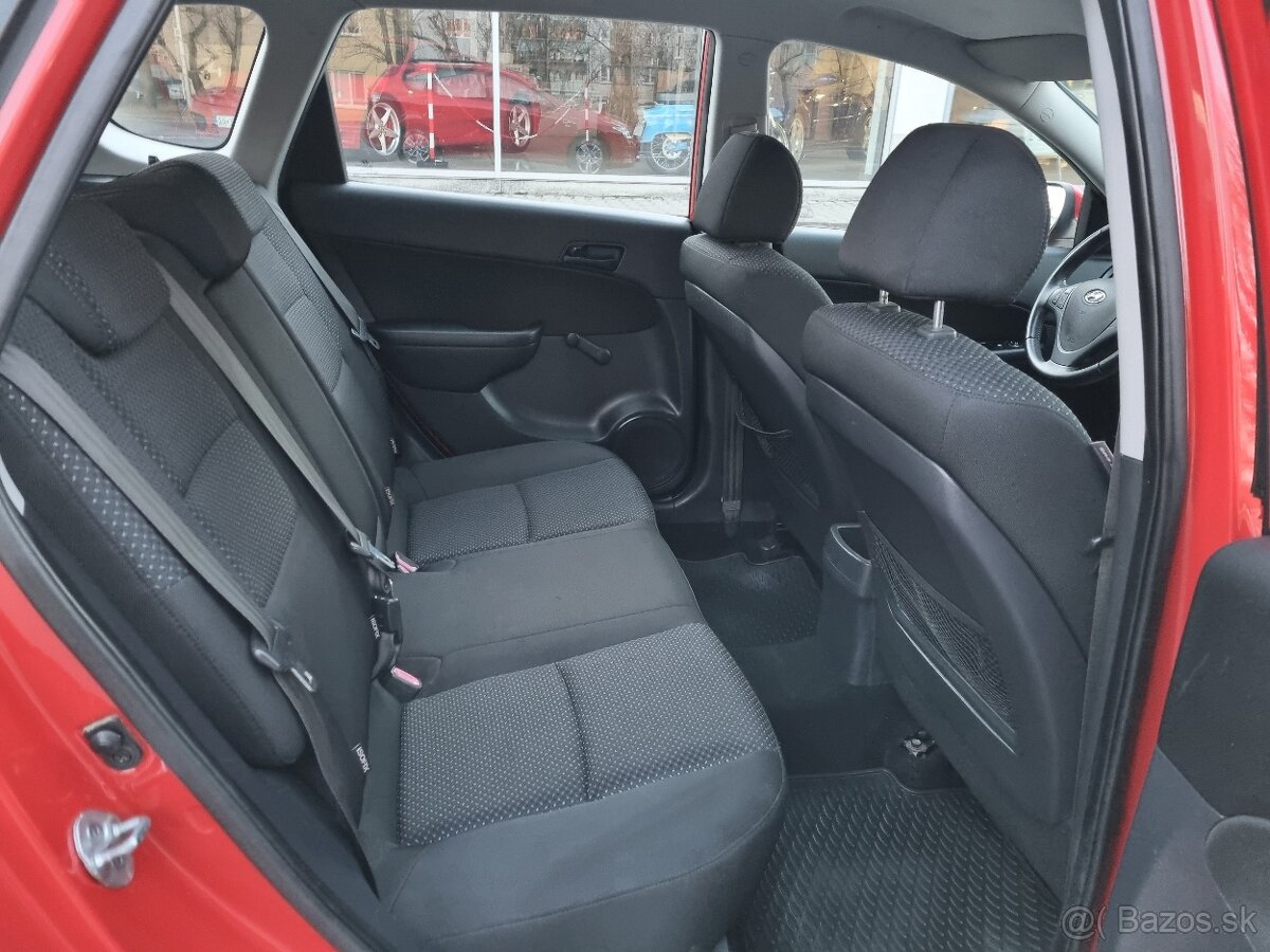 ===Hyundai i30 CW=== - 9