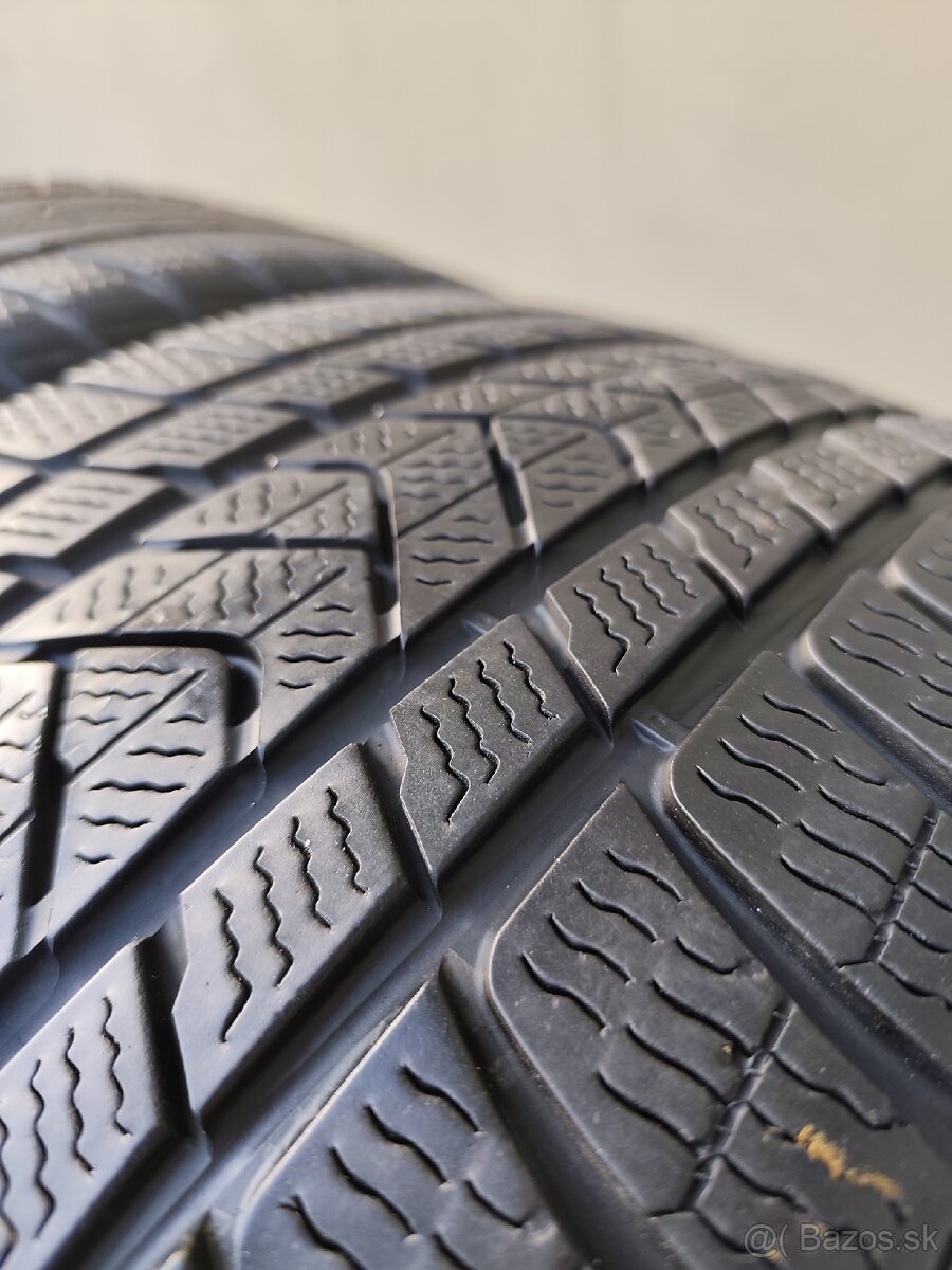 2ks zimné pneu 275/35R20 RFT Pirelli - 9