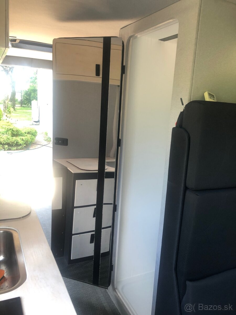 Kamper Volkswagen / Man Tge 3.180 z roku 2019 - grafit - 9