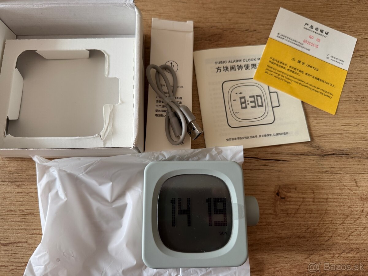 Dizajnový bluetooth budík s podsvietením - 9