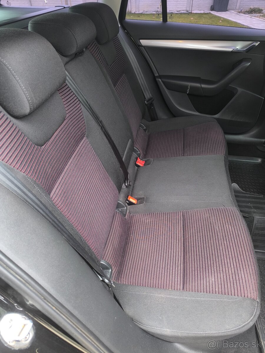 Škoda Octavia Combi 2.0 TDI Ambition DSG - 9