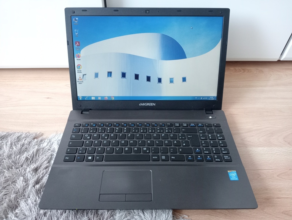 predám 15,6" notebook chiliGREEN / 4gb ram / Windows 7 - 9