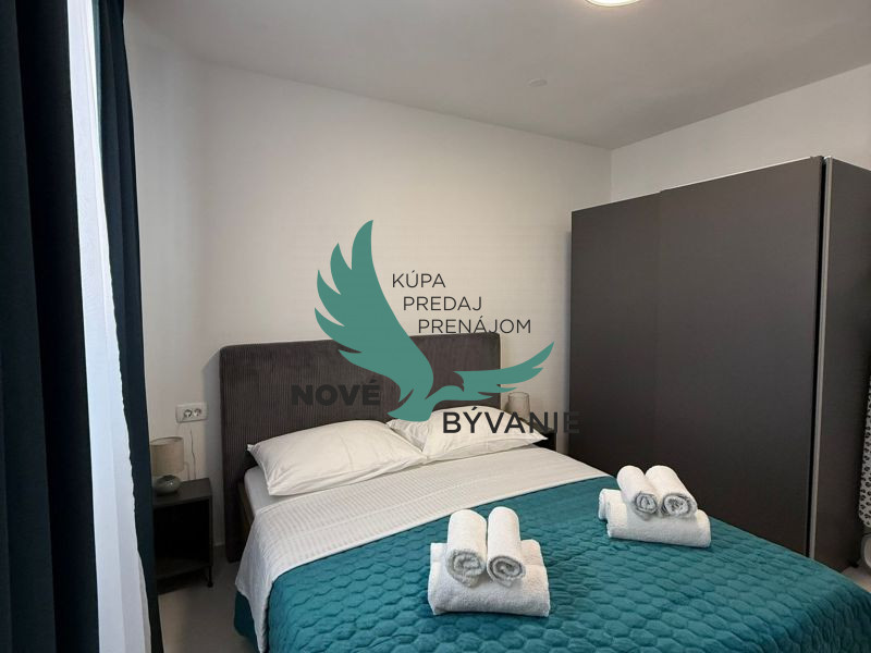 Zariadený apartmán s výhľadom na more len 300m od mora - 9