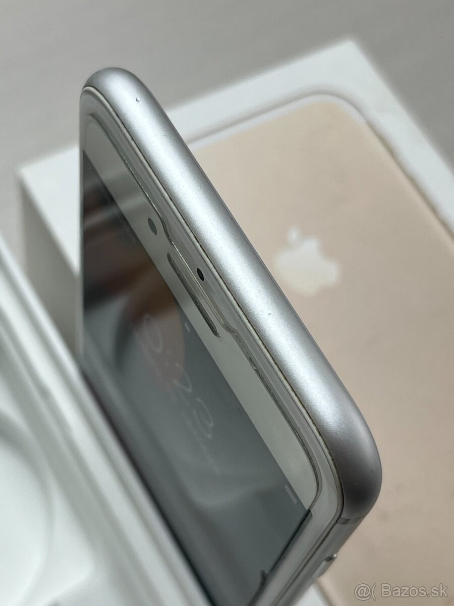 IPHONE 7 • 32GB - 9