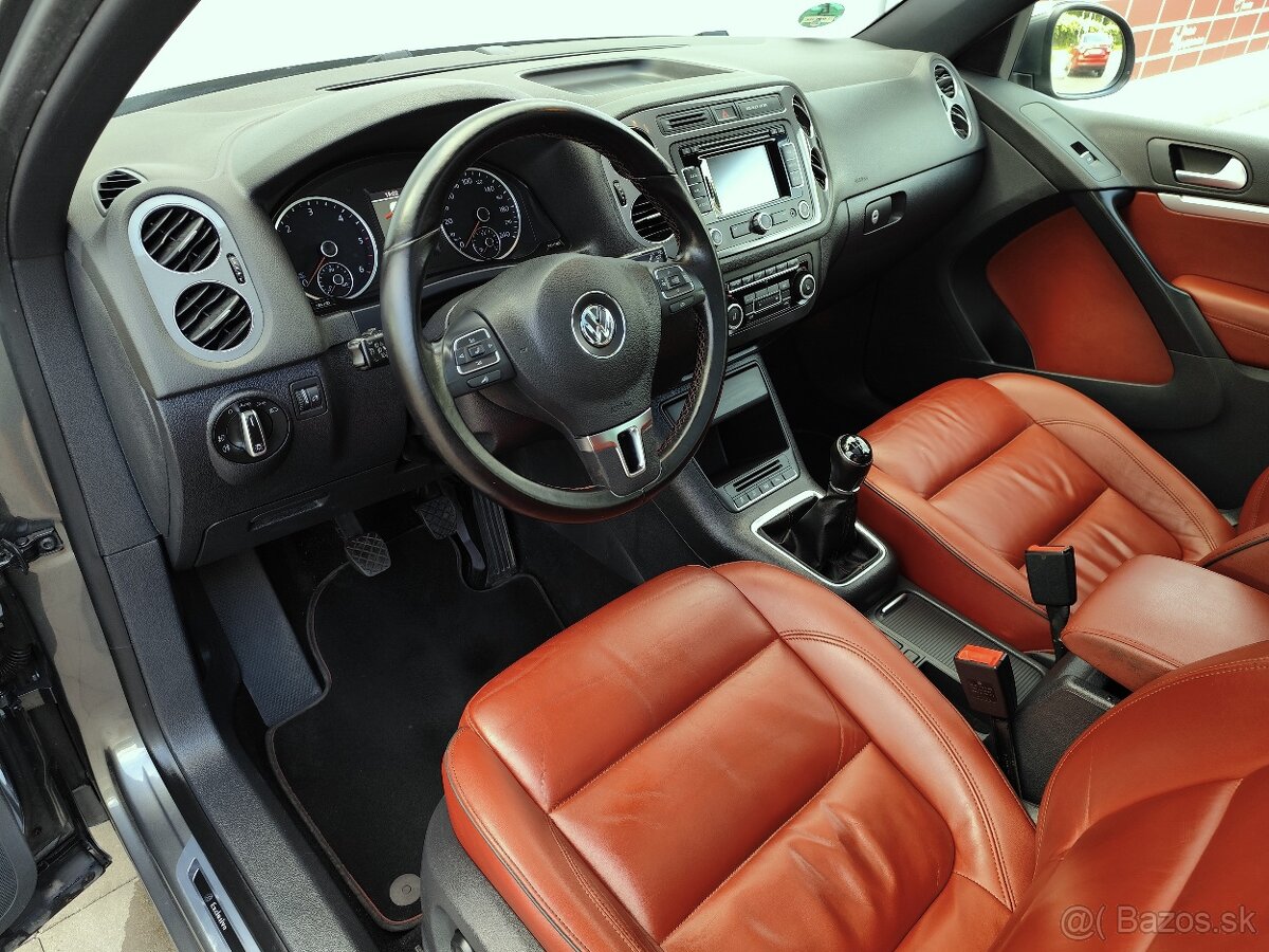 VW Tiguan 2.0 TDI 4x4 R-Line Exclusive -- 156 000 km - - 9