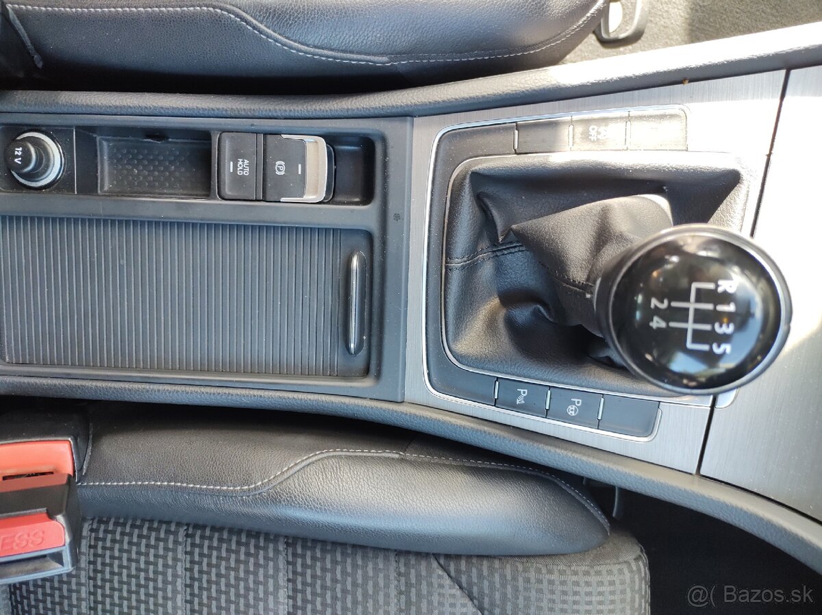 Auto VW Golf 7 combi - 9