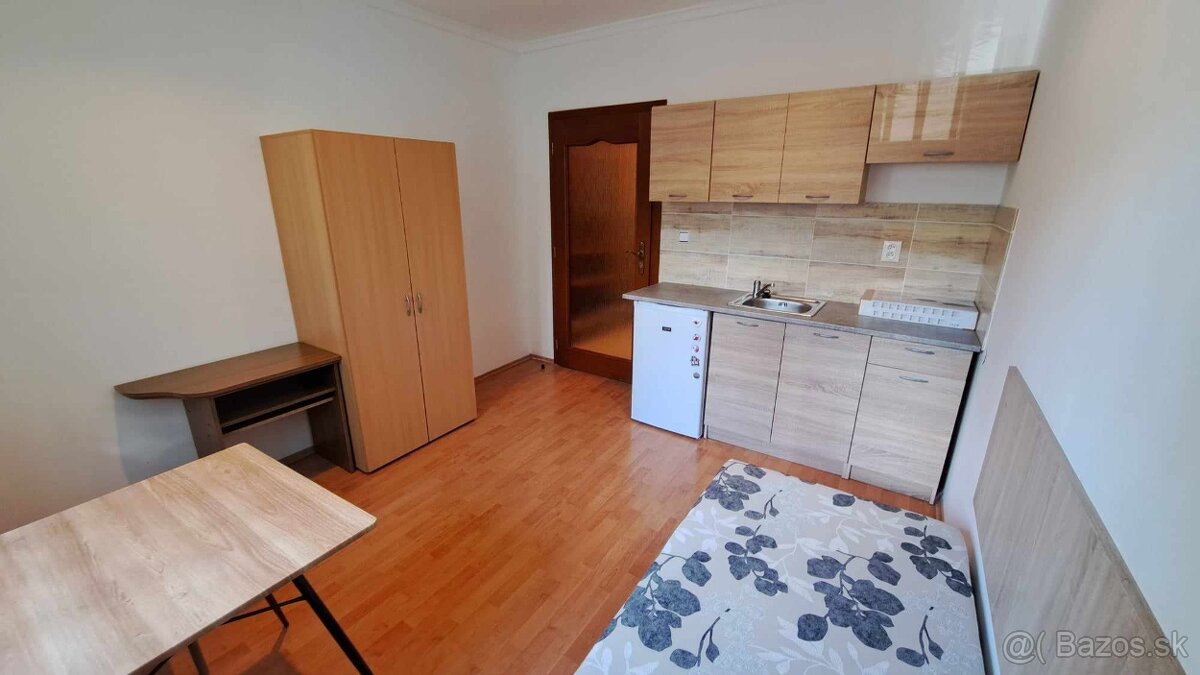 GARSÓNKA v areáli parku - 260€ - Necpaly (okr. Martin) - 9