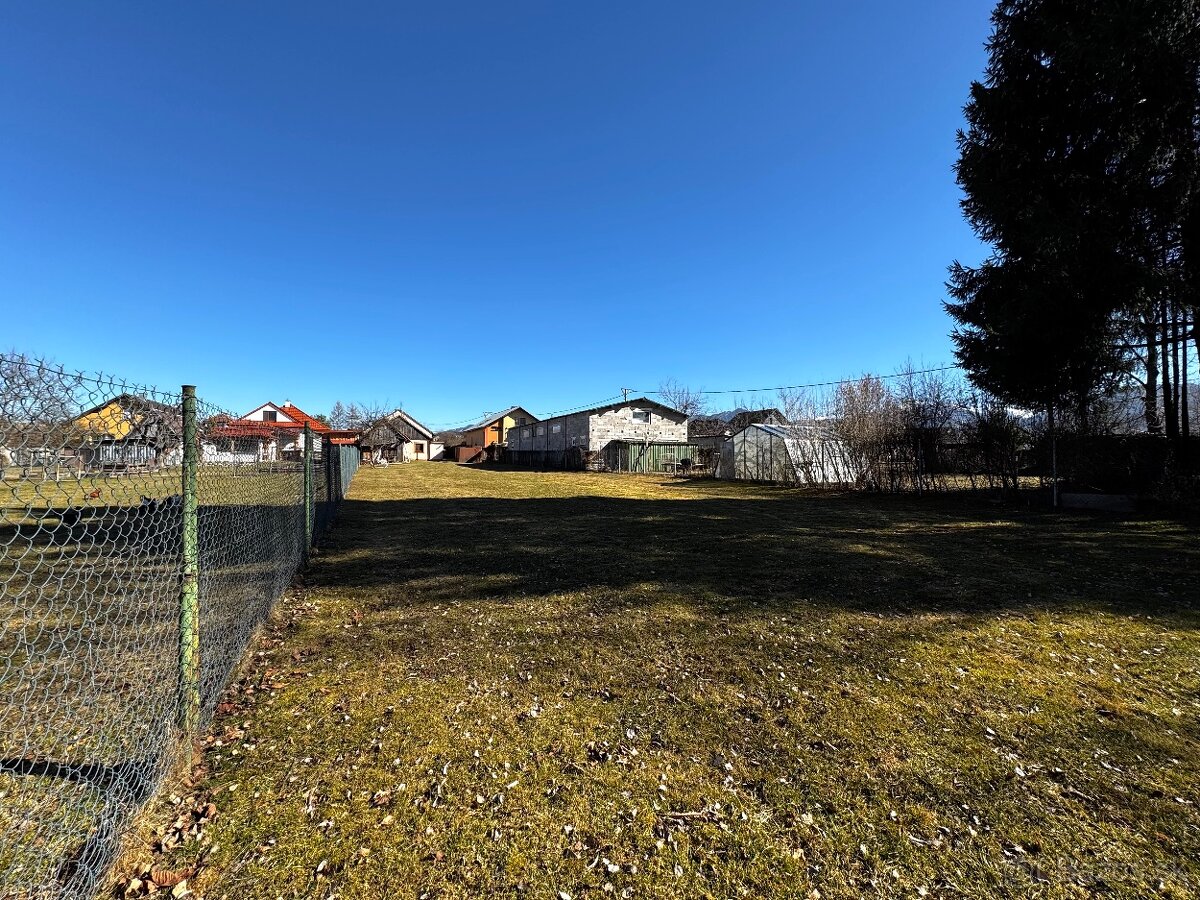 NA PREDAJ - Priestranný 5-izbový rodinný dom Ľubeľa - 9