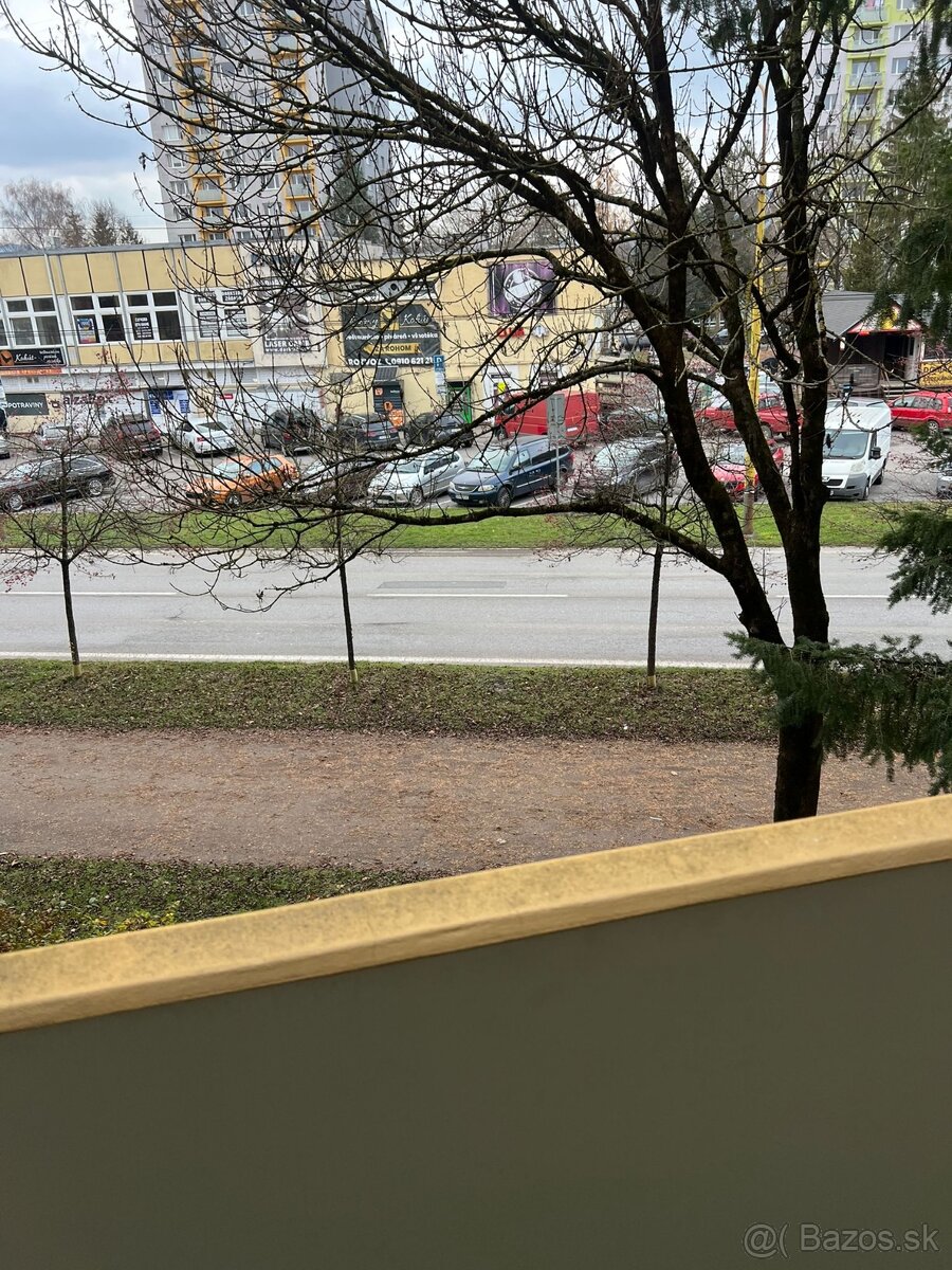 2 Izbovy byt na Hlinách - 9