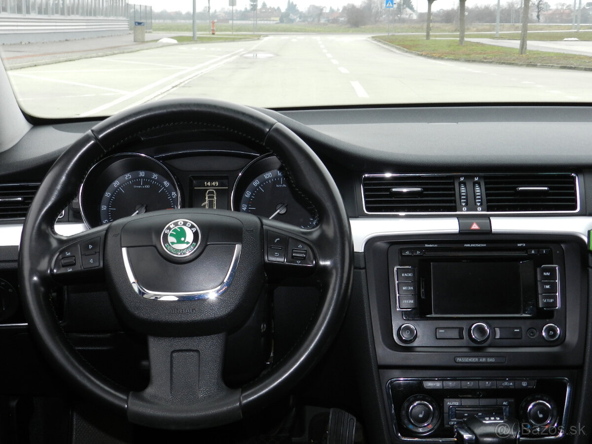 Škoda Superb Combi 2.0 TDI CR DSG - 9