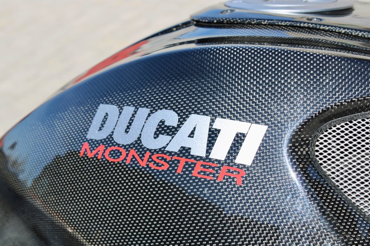Ducati Monster 1100S - 9